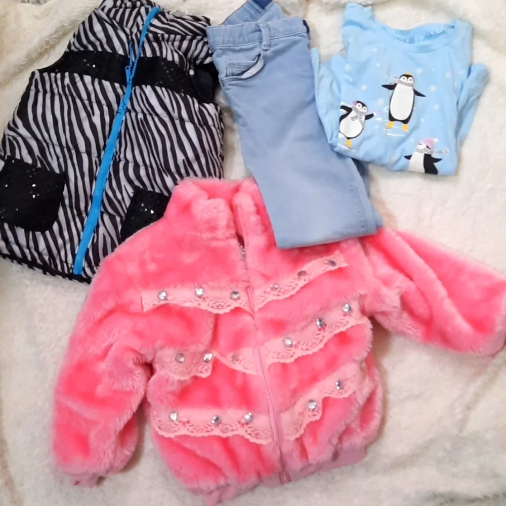 Bundle of Girl's Clothes - Picture 1 of 13